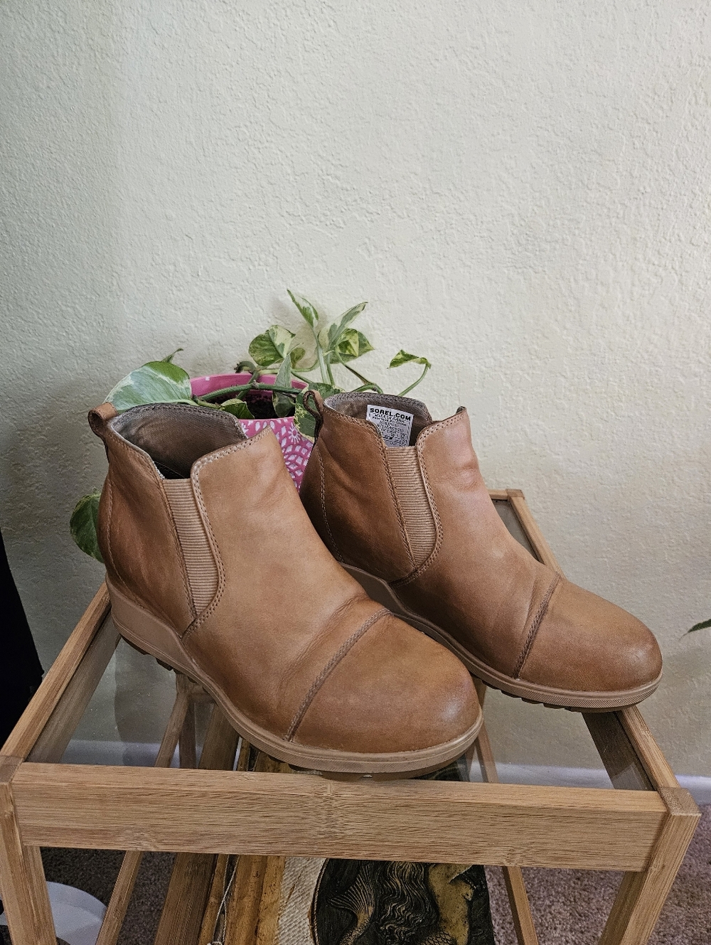 Sorel Evie Leather Wedge Women's Tan Leather Chelsea Booties. Sz 7